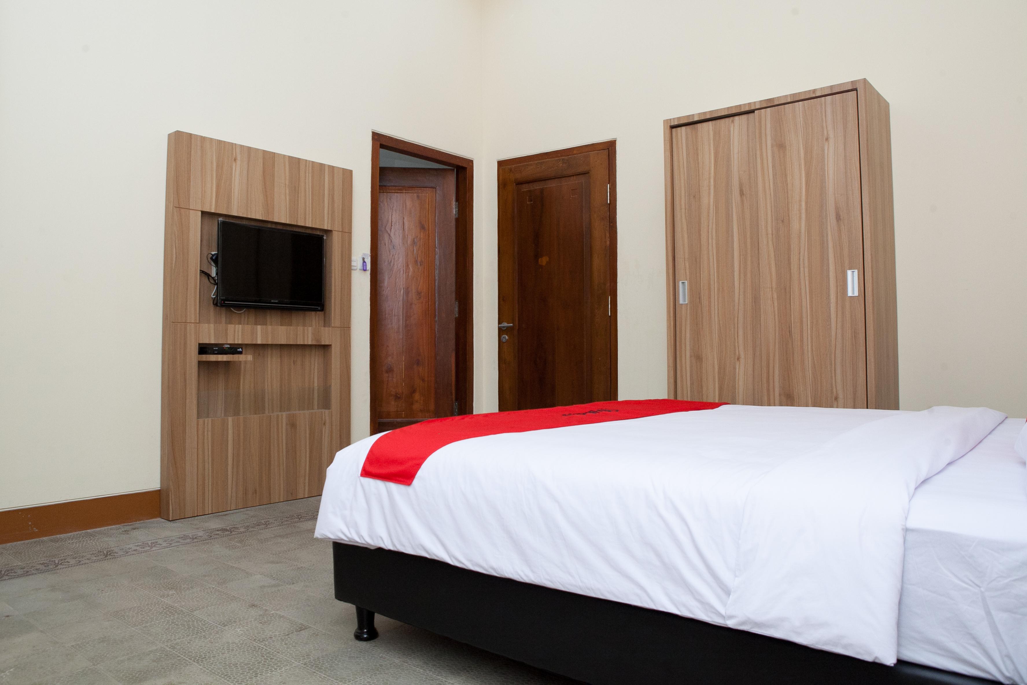 RedDoorz Plus near Pasundan University Bandung Exterior foto