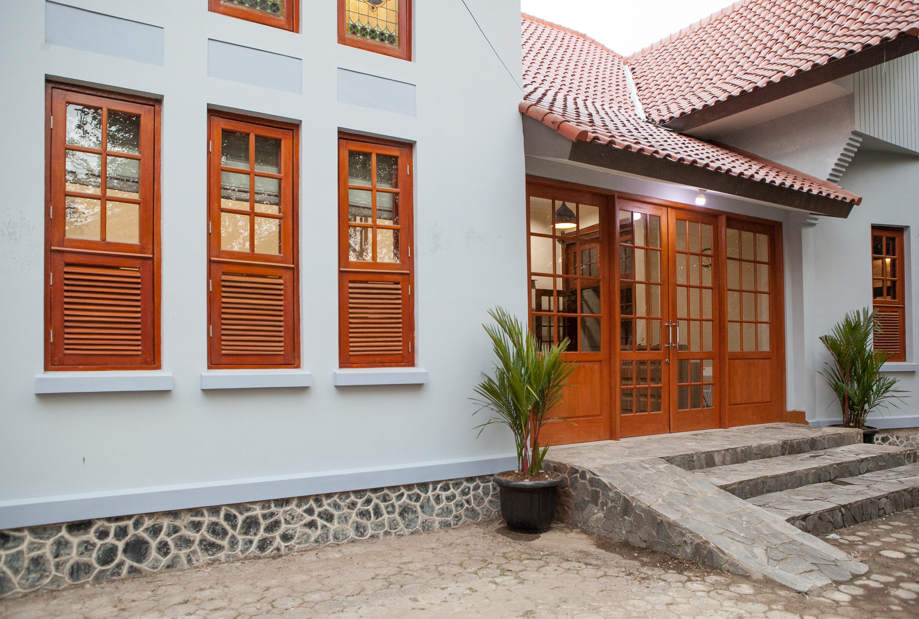 RedDoorz Plus near Pasundan University Bandung Exterior foto