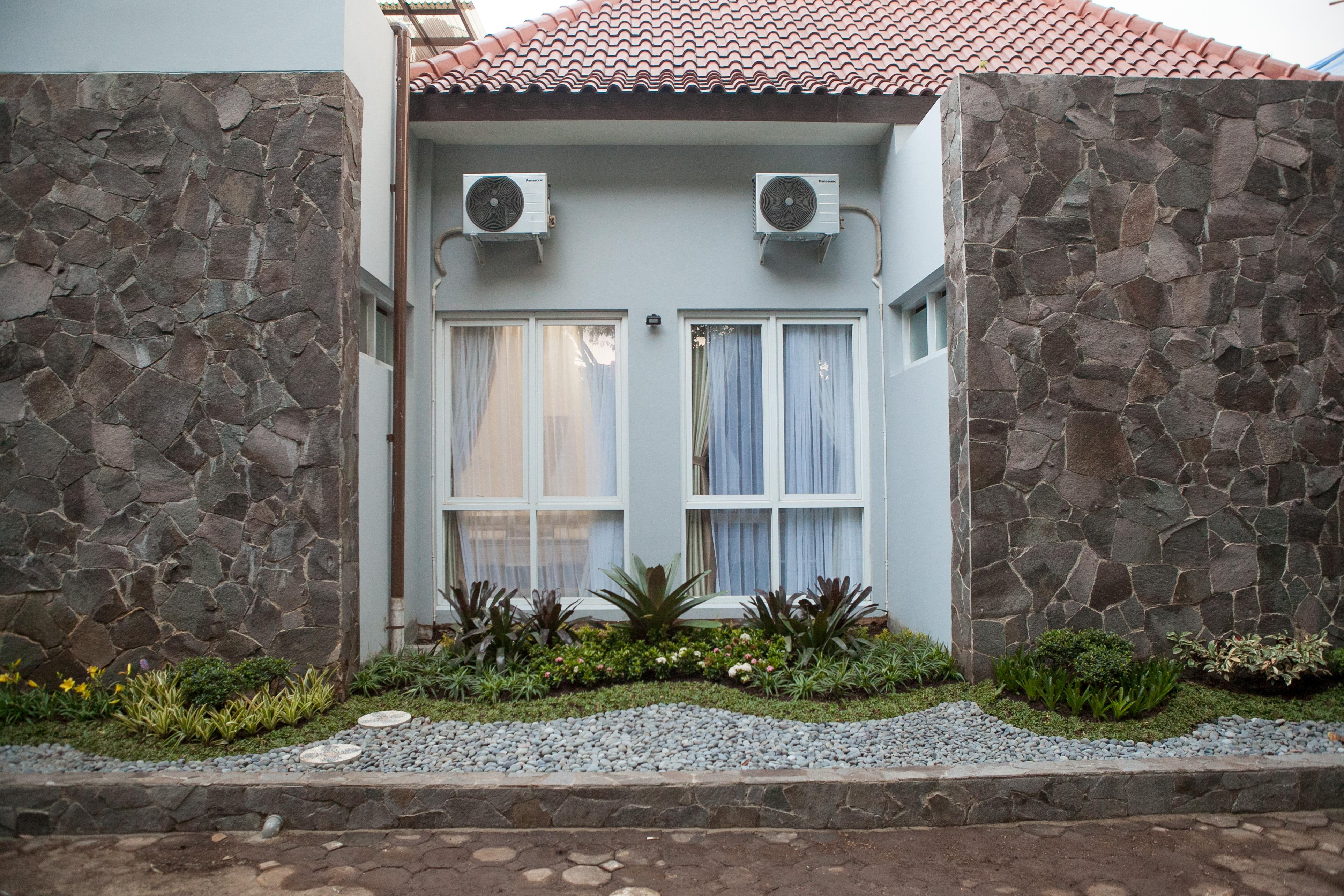 RedDoorz Plus near Pasundan University Bandung Exterior foto