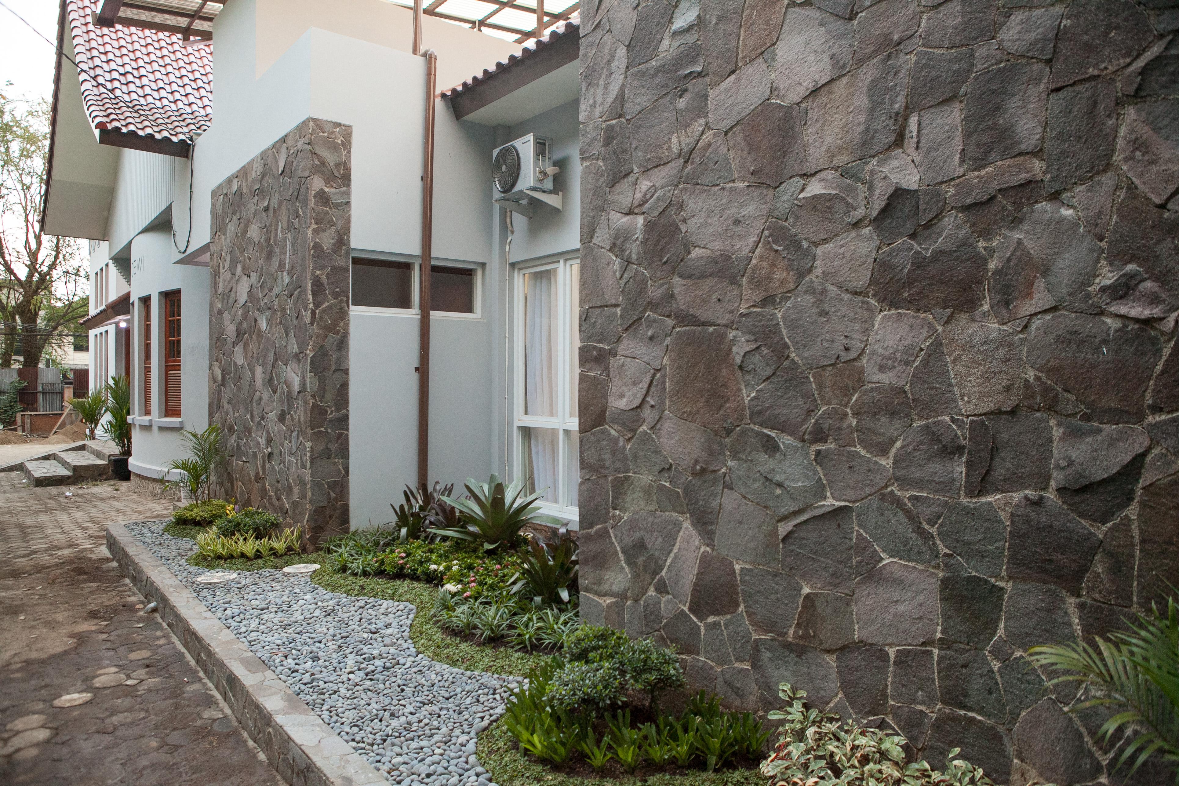 RedDoorz Plus near Pasundan University Bandung Exterior foto