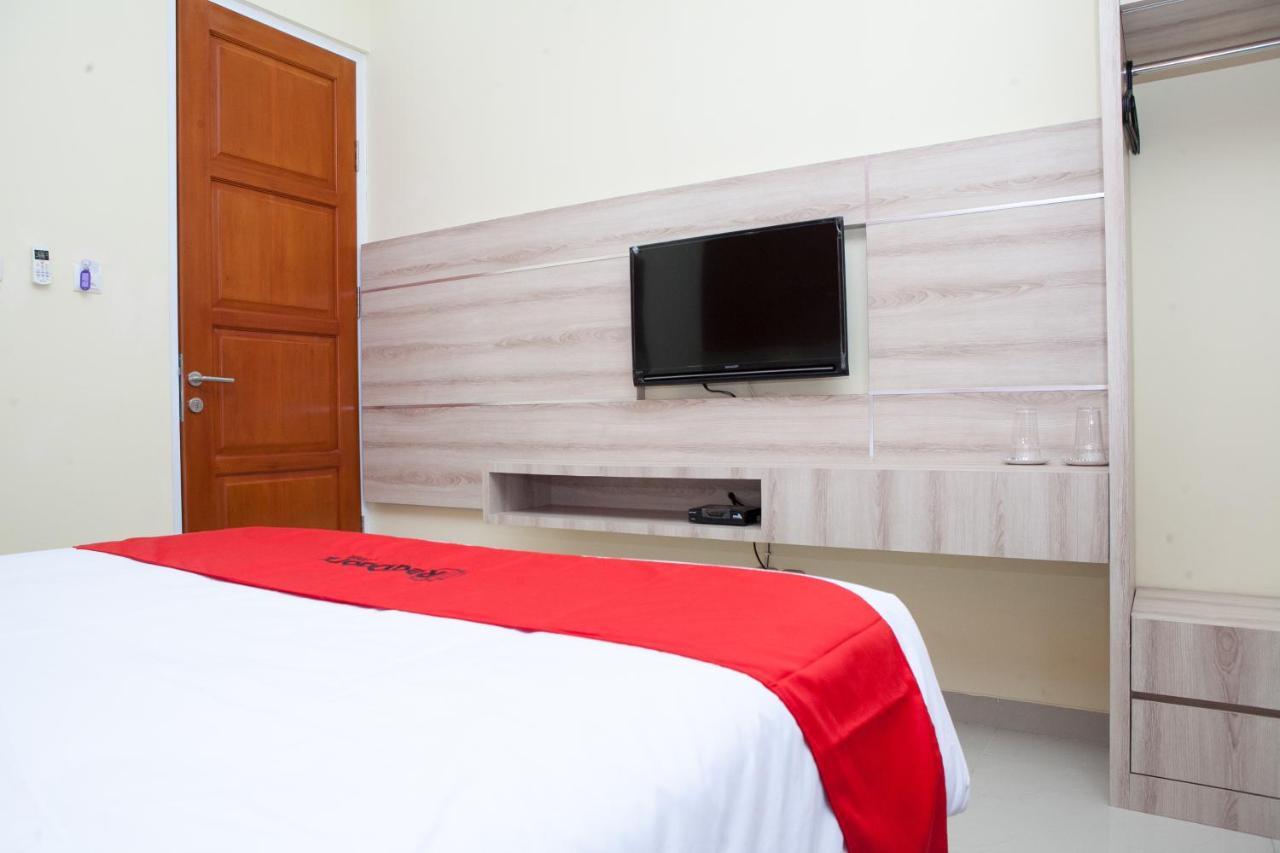 RedDoorz Plus near Pasundan University Bandung Exterior foto