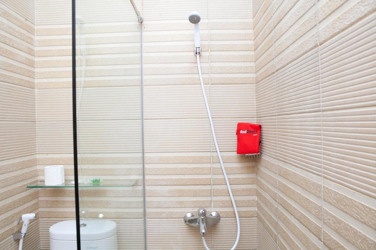 RedDoorz Plus near Pasundan University Bandung Exterior foto