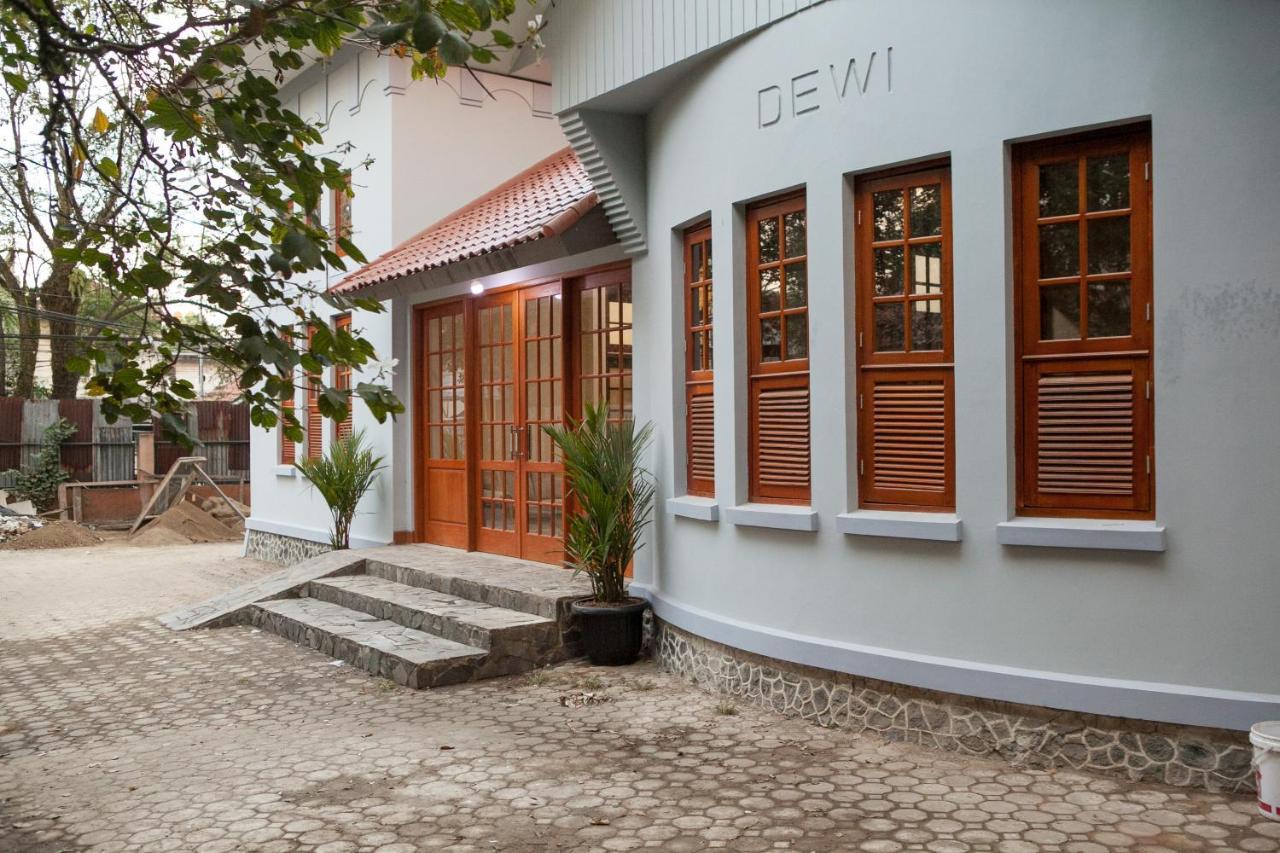 RedDoorz Plus near Pasundan University Bandung Exterior foto